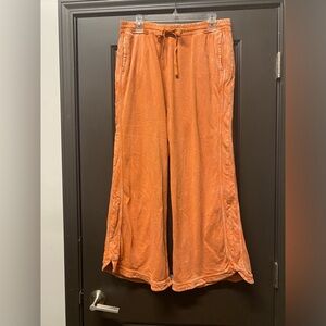 Wide leg cotton pants.